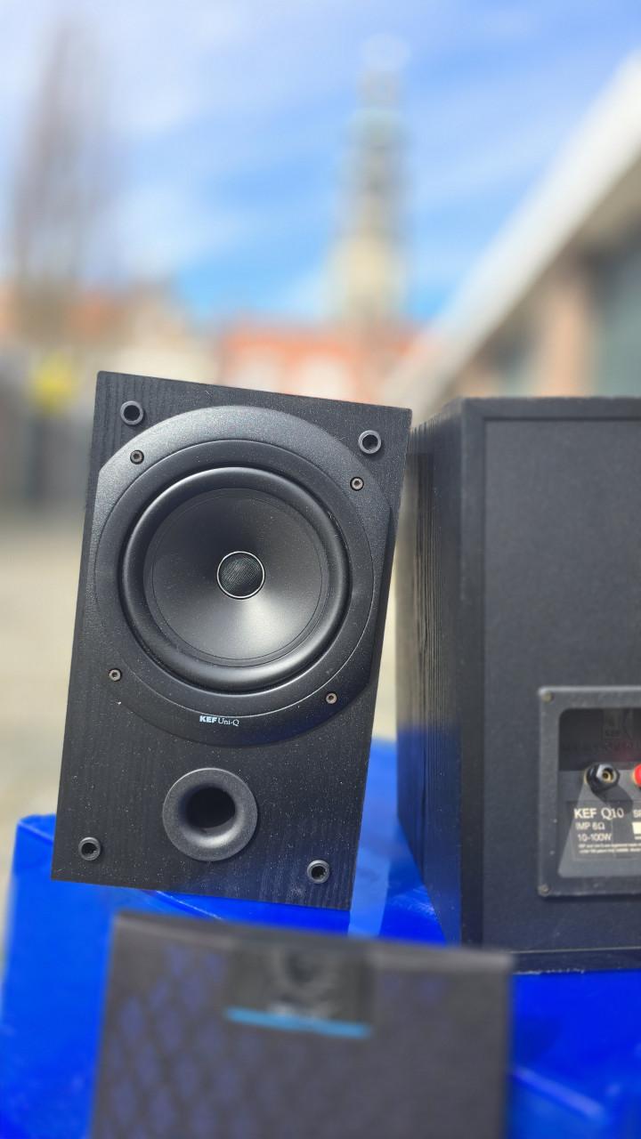 KEF Q10 speakers