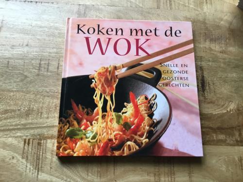 Kookboek.  Koken met de wok