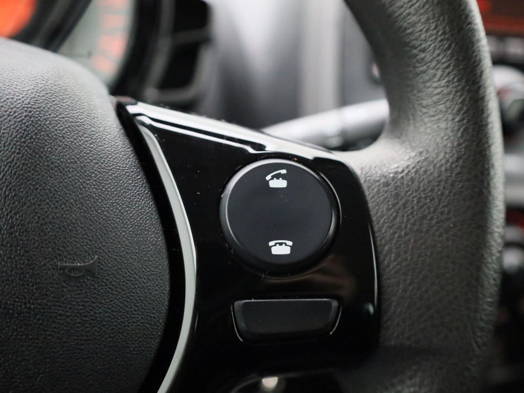 Peugeot 108 1.0 e-vti active | airco | bluetooth | lage km stand