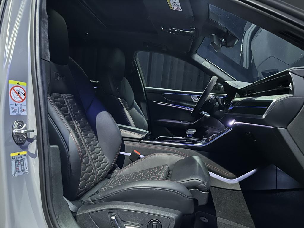 Audi Rs6 avant tfsi quattro *keramisch*hud*b&o*dynamic plus*