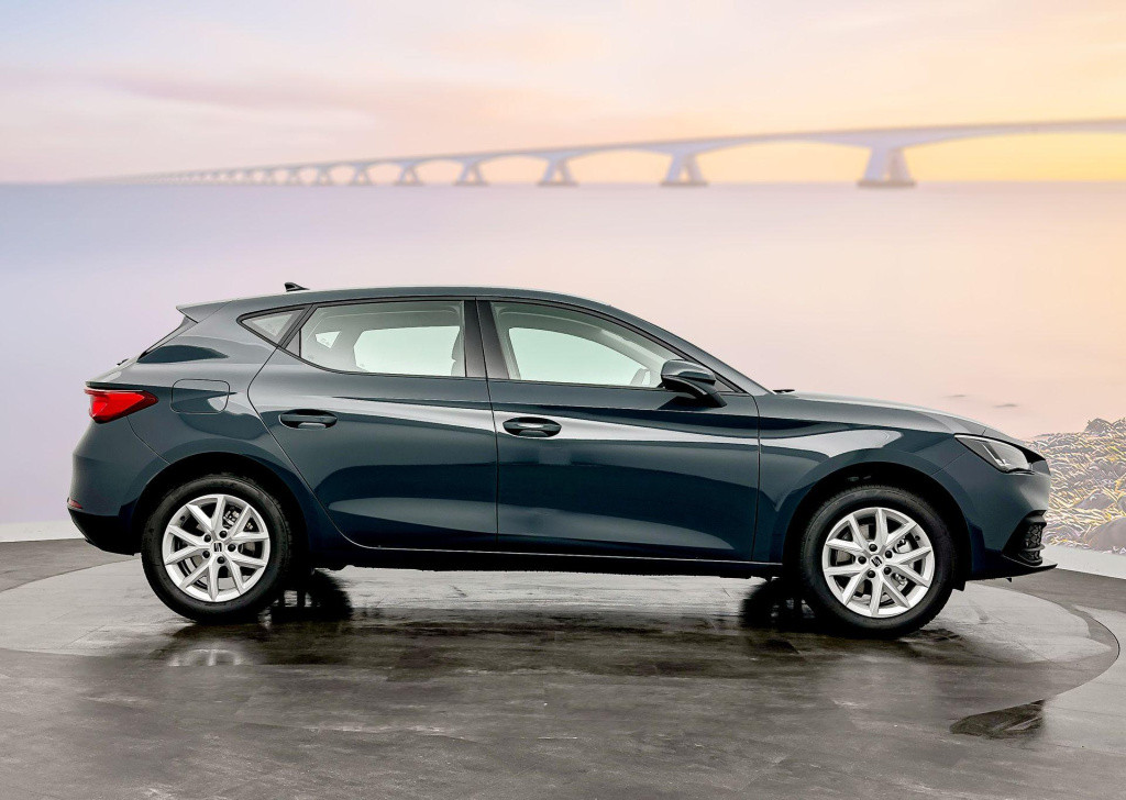 Seat Leon style 1.5 tsi 85kw / 115pk hatchback 5 deurs 6 ver