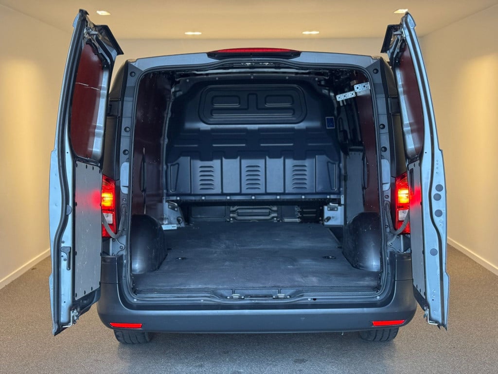 Mercedes-Benz Evito evito lang 41 kwh
