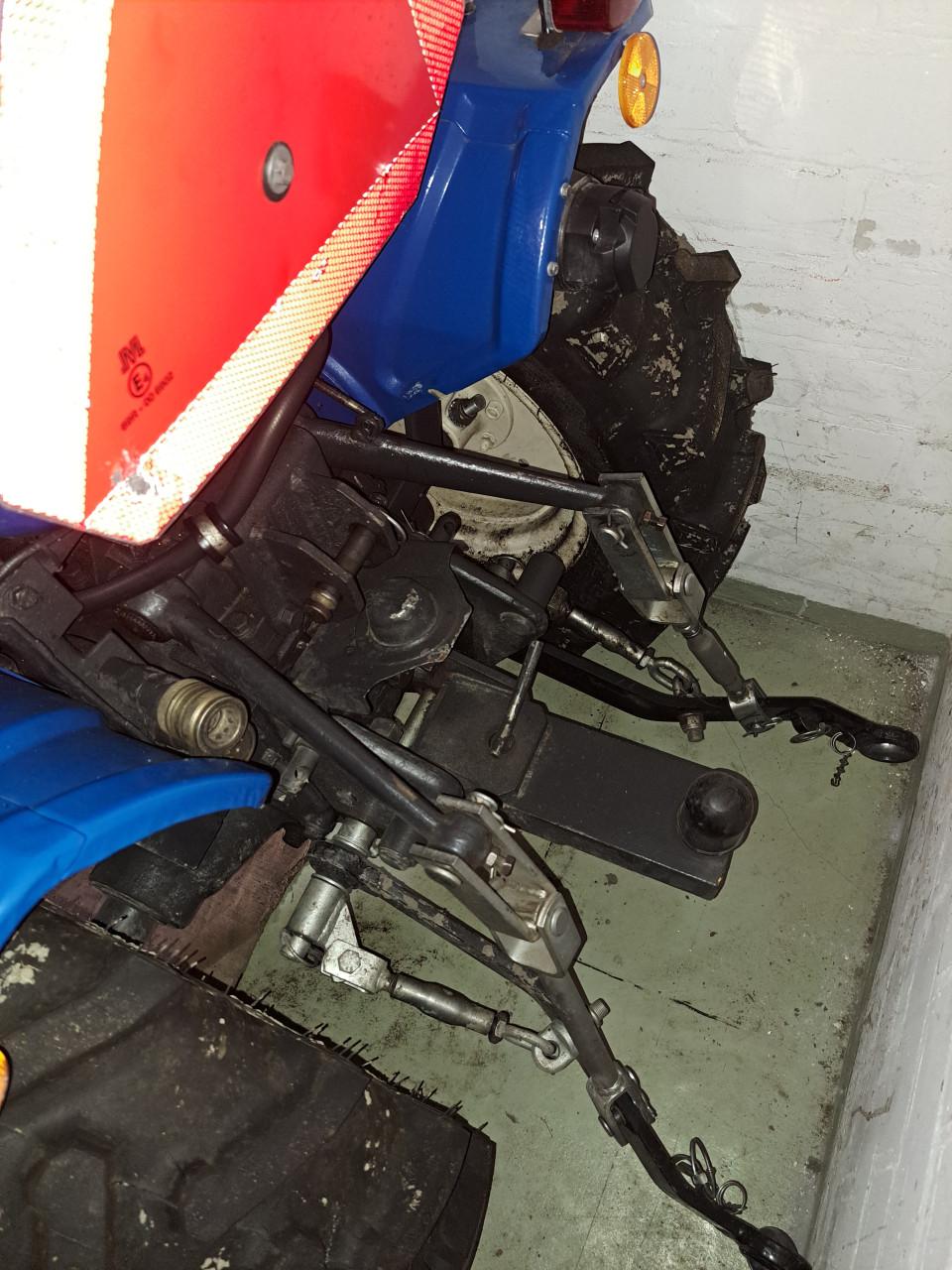 Mini tractor   Iseki TX 1300   (mét div. werktuigen!)