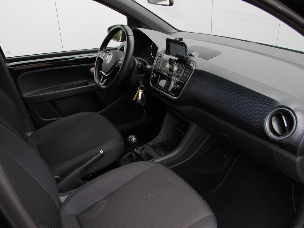Volkswagen UP! active 5drs. clima | cruise | camera | vol!