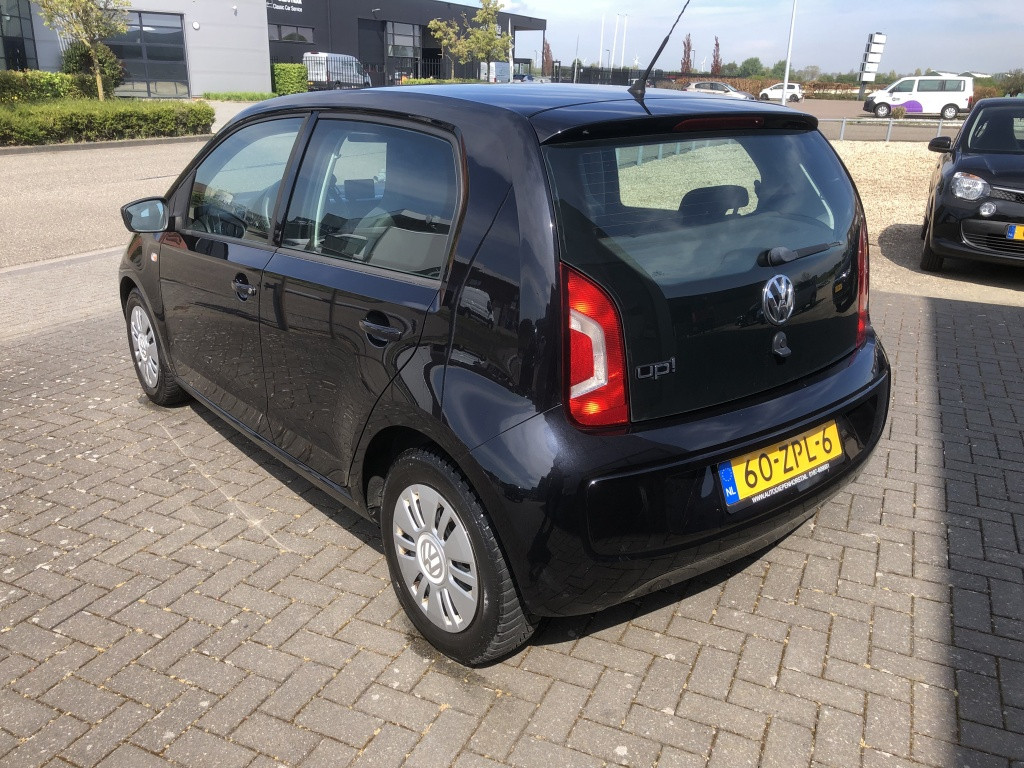 Volkswagen UP! 1.0 move up! bluem.