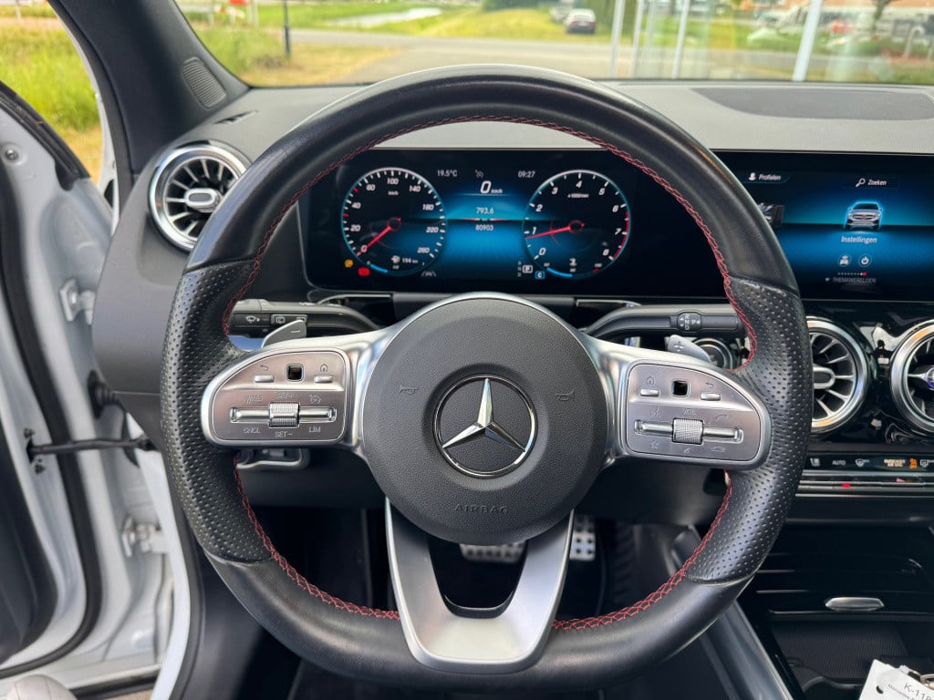 Mercedes-Benz Gla-klasse 200 business solution amg automaat /wegklapbare tr
