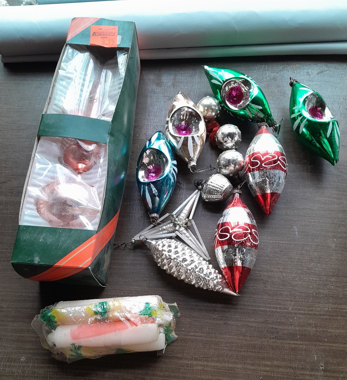 Div kerstversiering modern + ouderwets + 3 x Kerstboomstandaard €0,50/€6,00