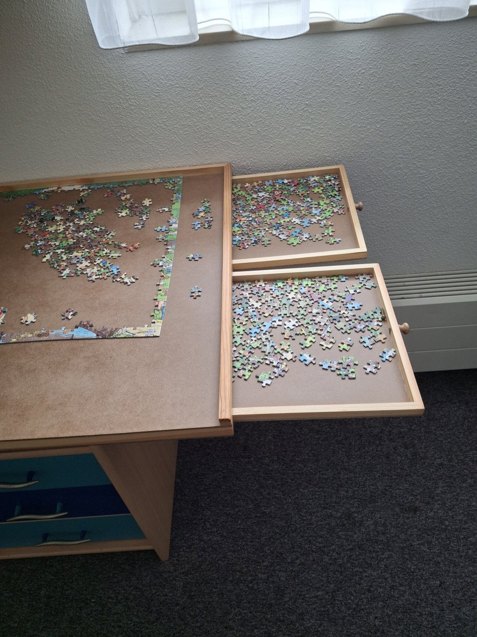 Puzzelbord met puzzels