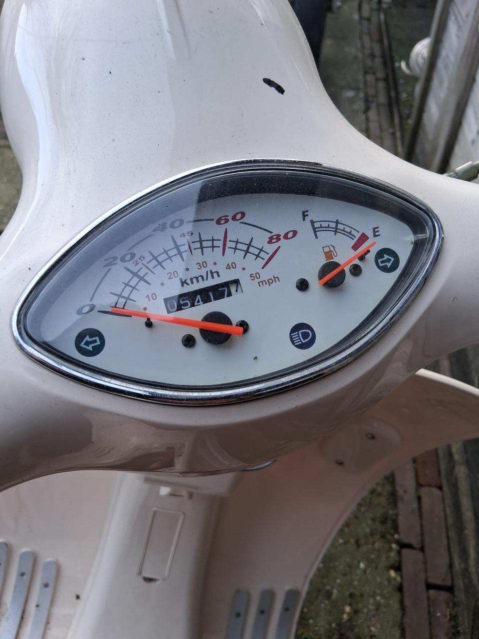 Retro scooter 5500km opknapper of voor onderdelen