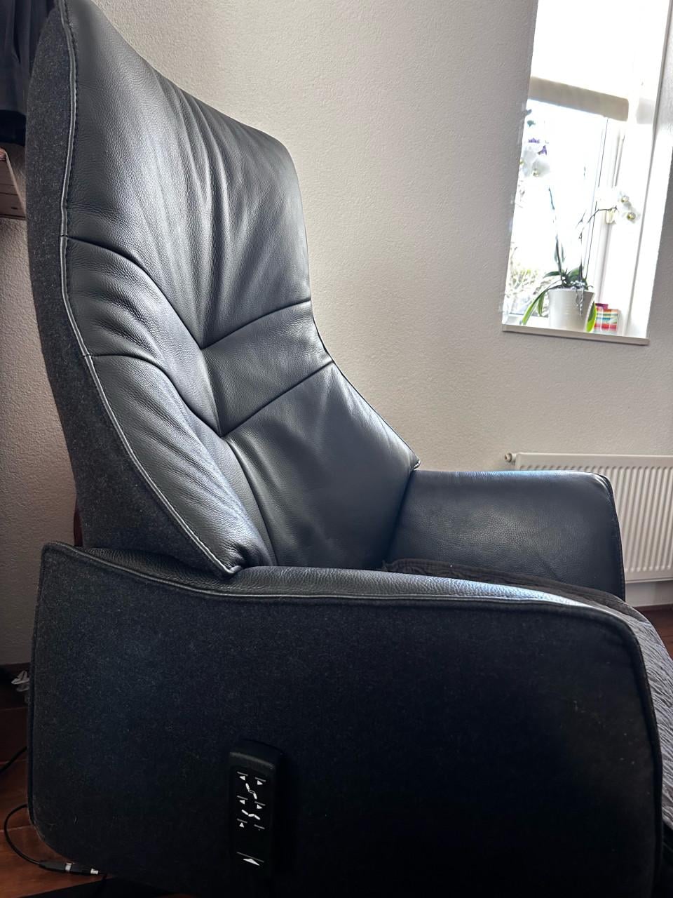 Mooie electrische relaxfauteuil mt S