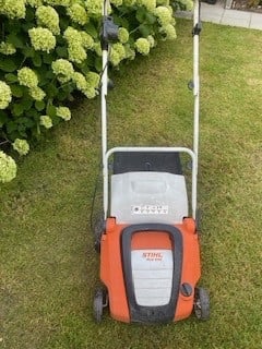 Verticuteer machine