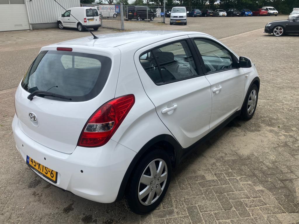 Hyundai I 20 1.2i dynamicversion airco