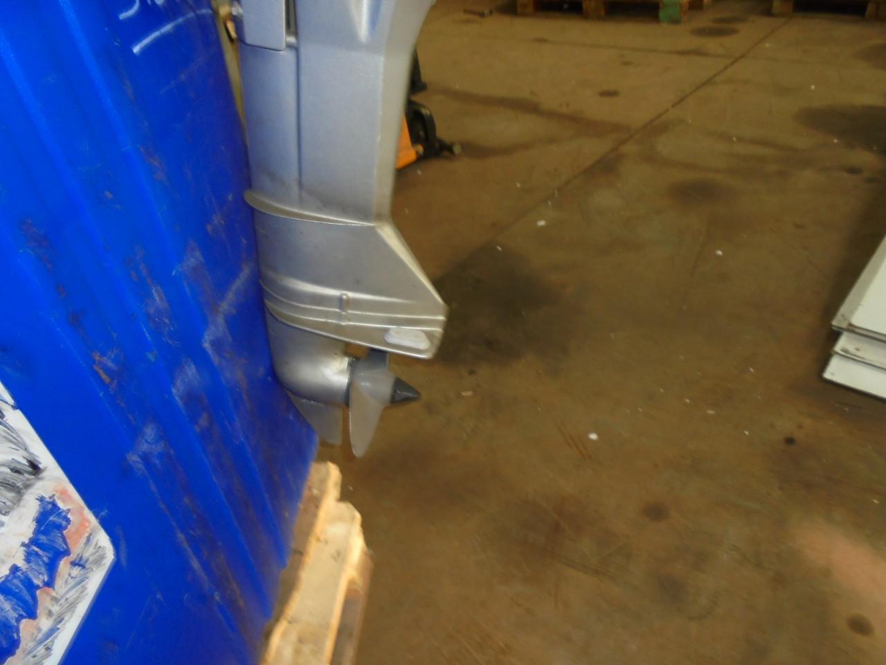 Honda buitenboord Motor met een vermogen van 4.4 Kw  ( 6 Pk ) gewoon nieuw