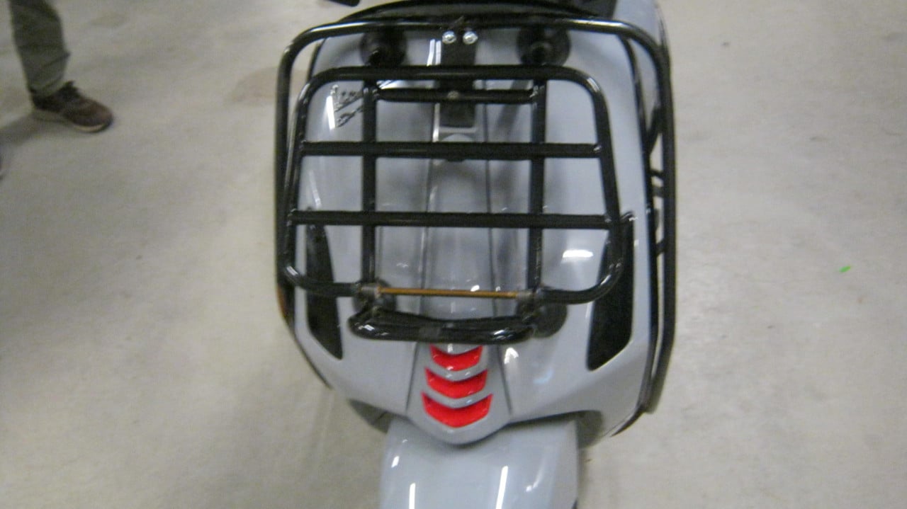 VOOR DE VESPA VALBEUGELS V/A EN KLAPREK V/A VOOR 30 EURO