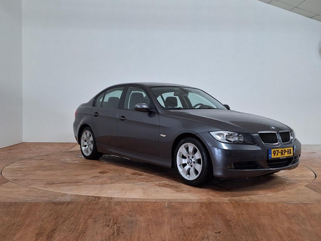 BMW 3-serie 320i dynamic exec.