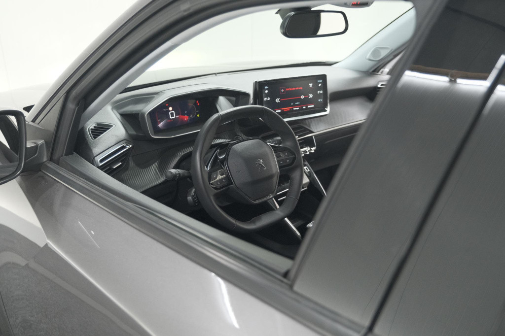 Peugeot 2008 puretech 102 allure pack | camera | apple carplay | parkeersen