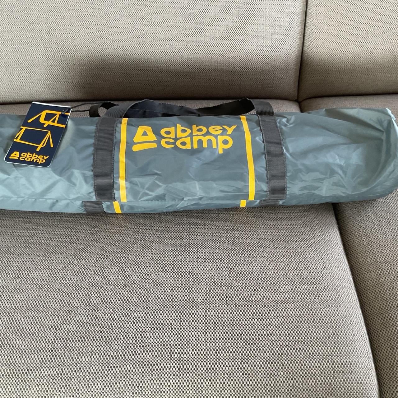 WINDSCHERM ( nieuw / ongebruikt )  300 x 140 abbey camp