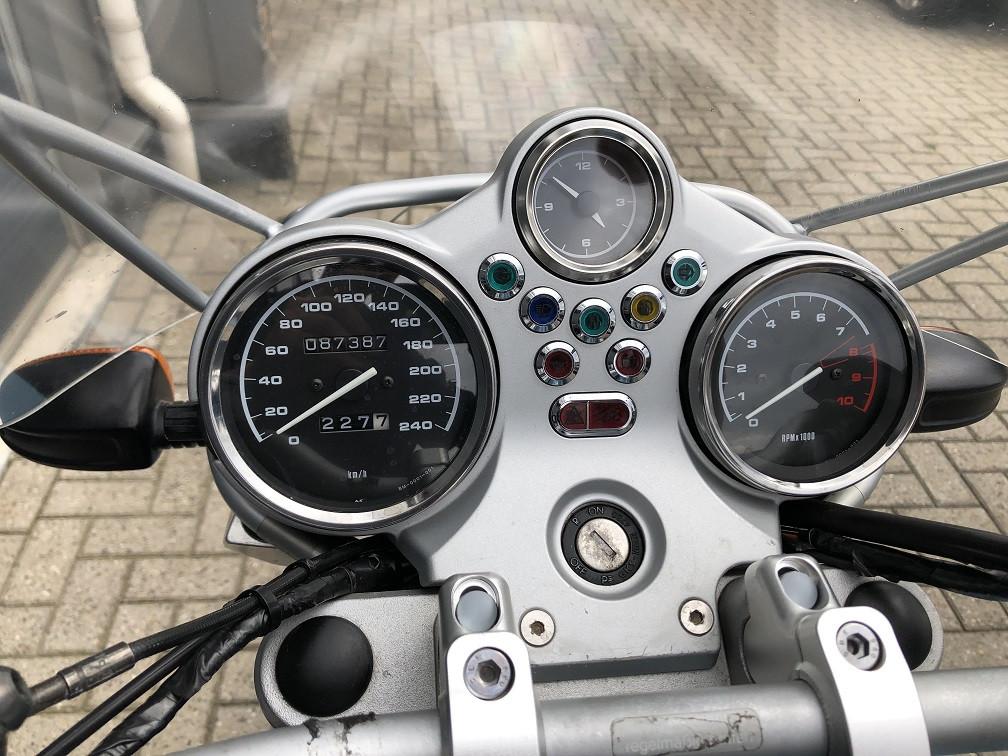 Keurige BMW R1150R uit 2002 met 87 dkm, kofferset, ABS, windscherm €2695,-