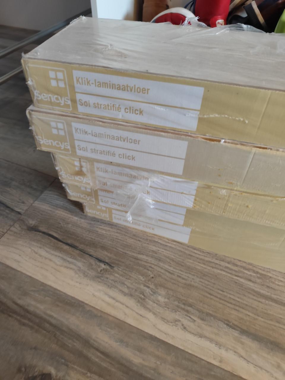 Laminaat grijs sencys 12,4m2