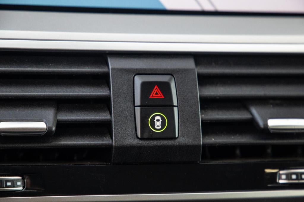 BMW X3 xdrive30e high executive bruin leer / panorama dak / automaat / plug