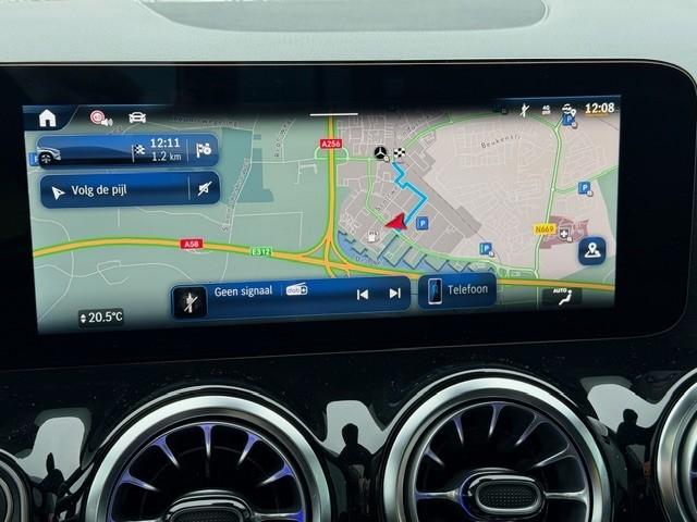 Mercedes-Benz Gla-klasse 180 amg line i 2025 i panorama dak i manufaktur al