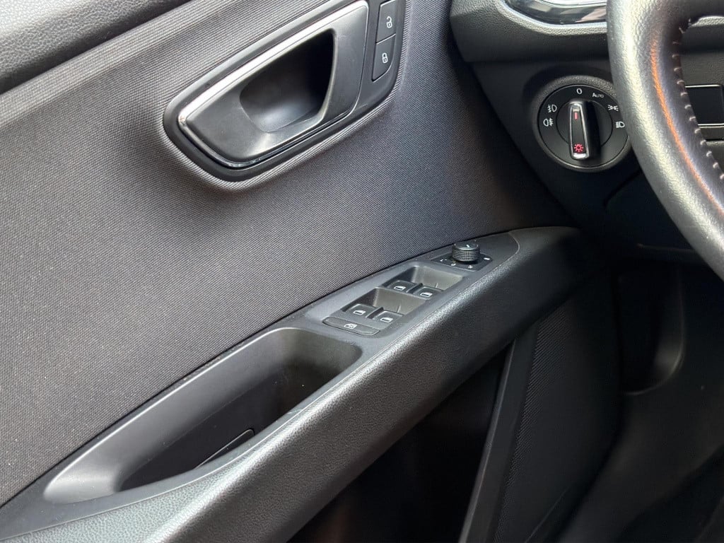 Seat Leon 1.2 tsi style led stoelverwarming pdc