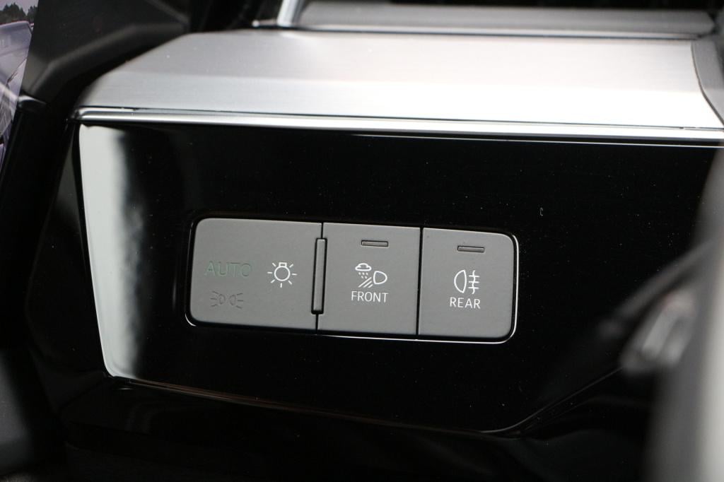 Audi E-tron 55 quattro 95 kwh s-line | pano | acc | memory