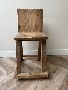 Stoel voor kinderen steigerhout
