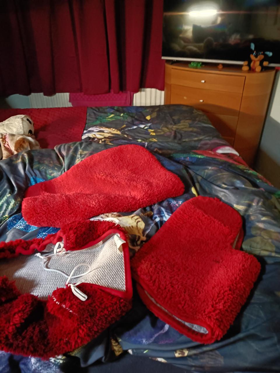 Te koop rode badmatten zet