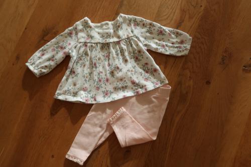 Verschillende setjes meisjeskleding in maatje 56, goede €2,00 per setje