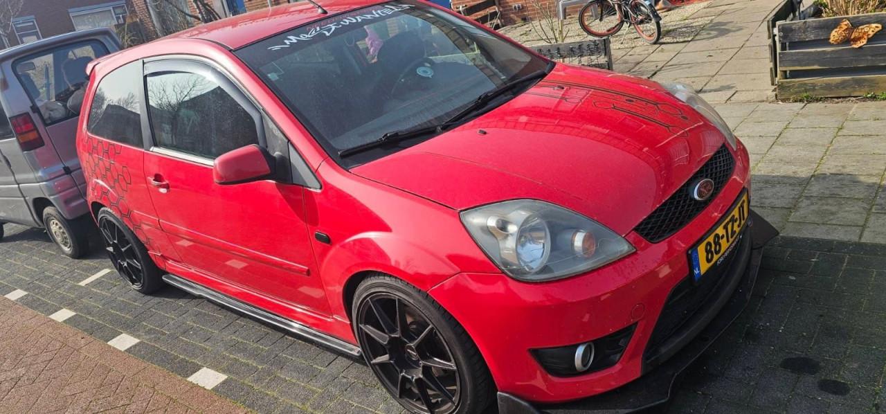 Nette ford fiesta st150 met vol apk