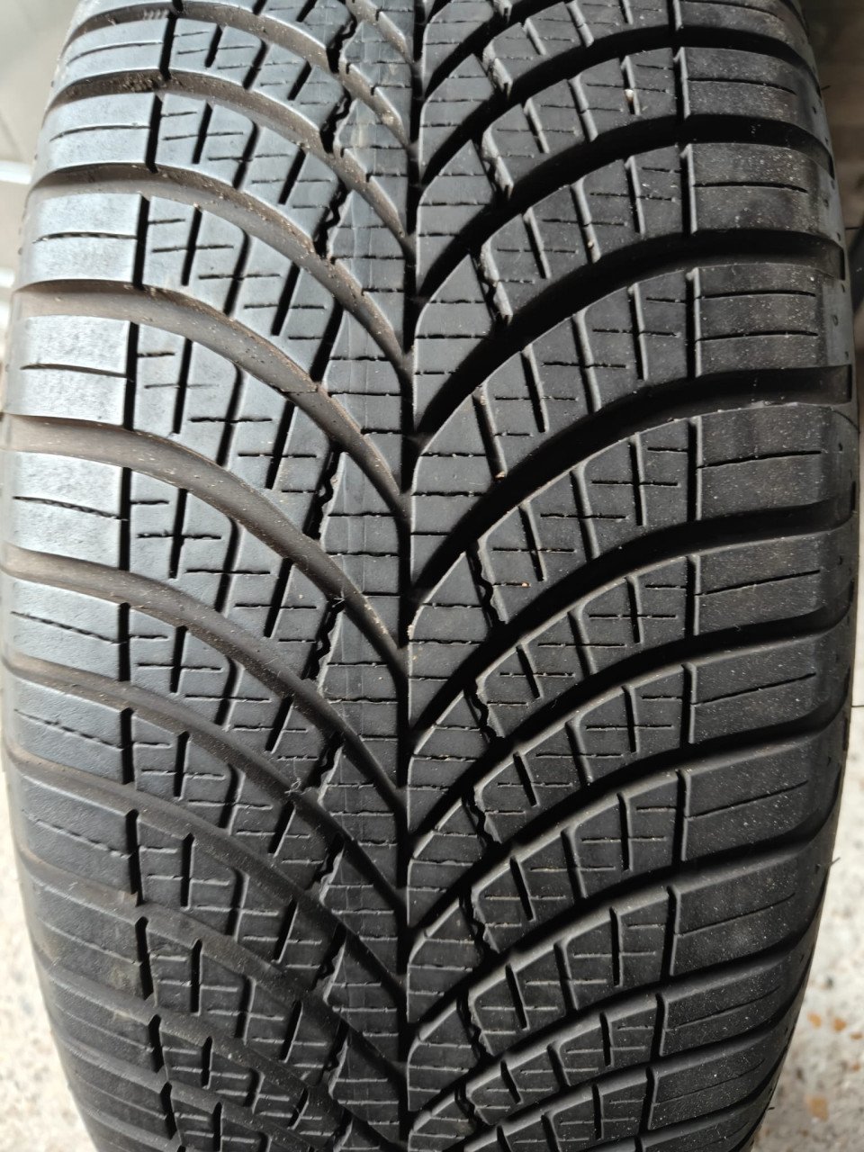 4 stuks Good Year All seasons banden 215/60/17 100v Gen 3