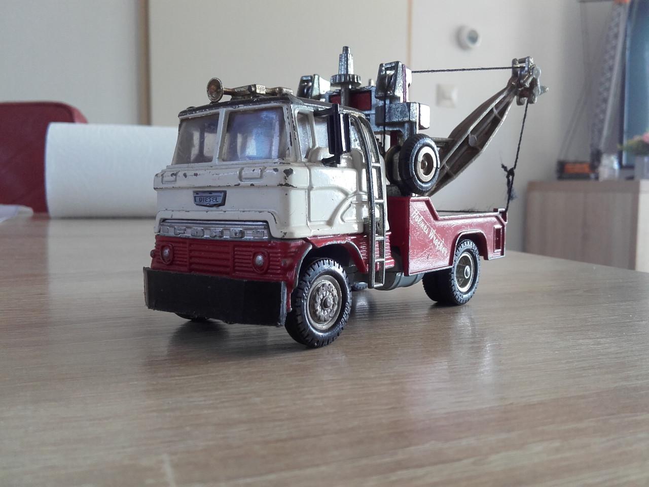 Ford met holmes wrecker afsleepwagen Corgi major.