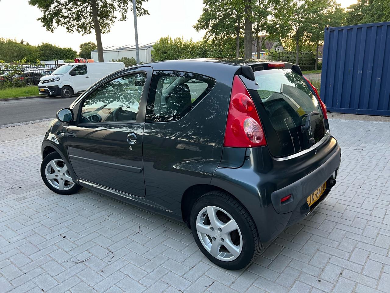 Peugeot 107- 1.0-12V XR Airco/ Scherm