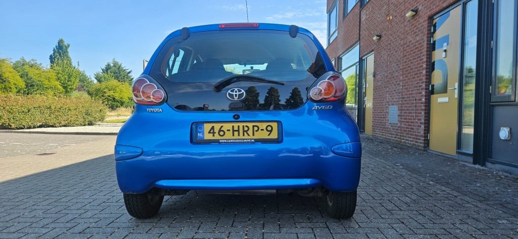 Toyota Aygo 1.0-12v dynamic blue