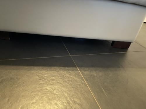 Witleren hocker van henders en hazel