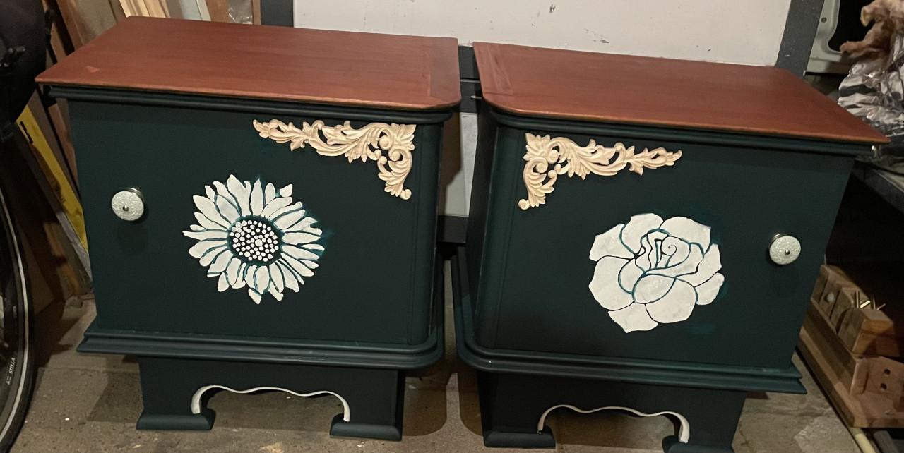 Set landelijke nachtkastjes