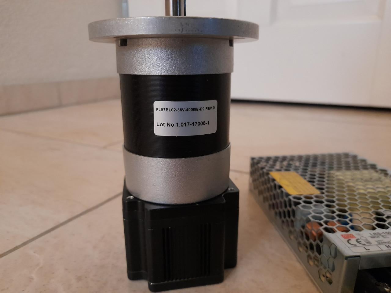 Servo met interne driver inclusief voeding  Type: FL57BL02-36V-4000IE-D9 Se