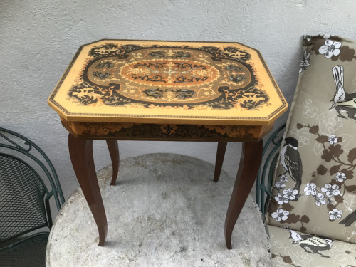 Vintage muziek/naai tafeltje