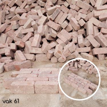 Diverse partijen herbruik (gebakken en beton) klinkers, graniet enz.