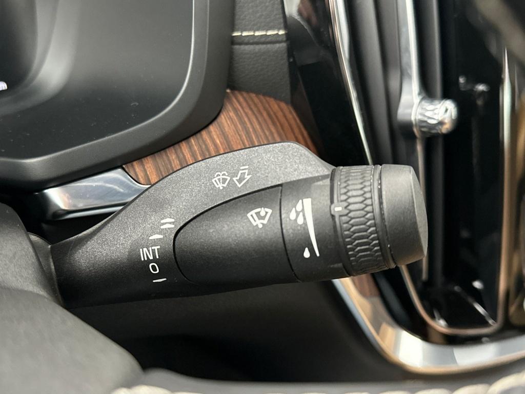 Volvo S60 t6 340pk recharge inscription| full options ! trekhaak