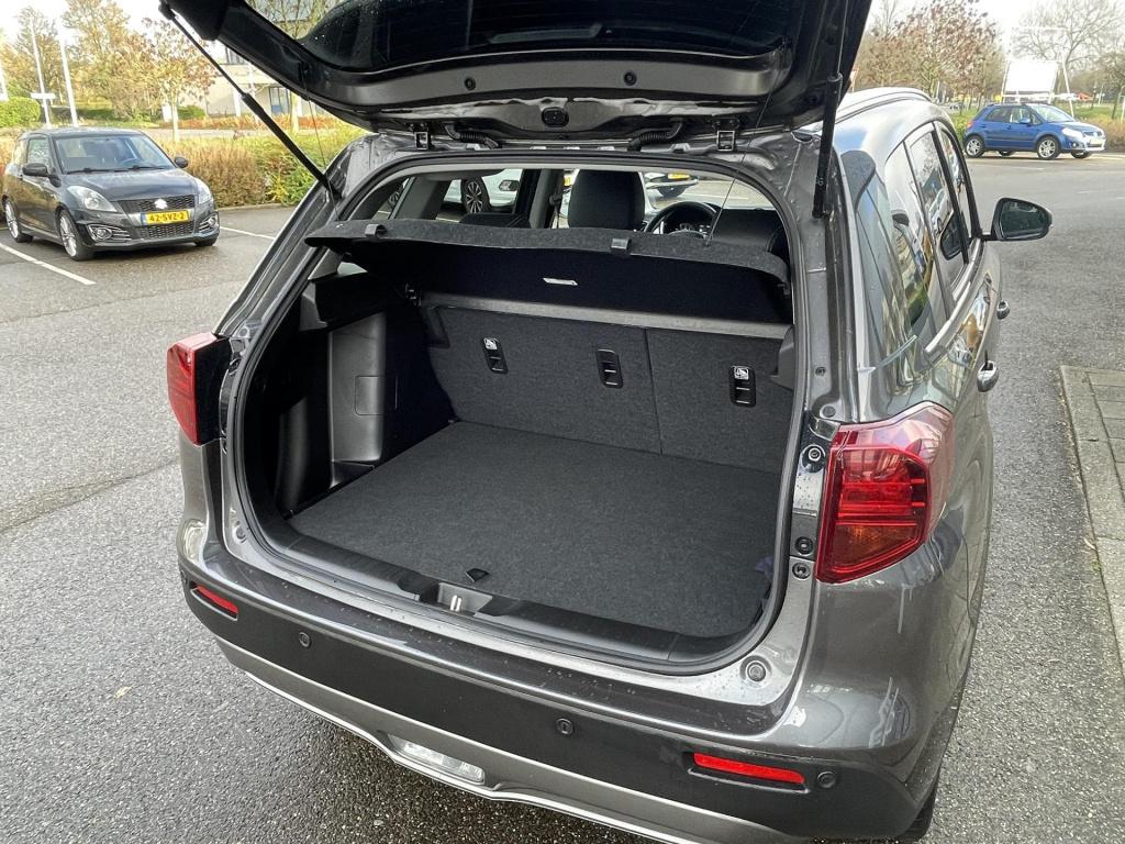 Suzuki Vitara 1.4 boosterjet style smart hybrid