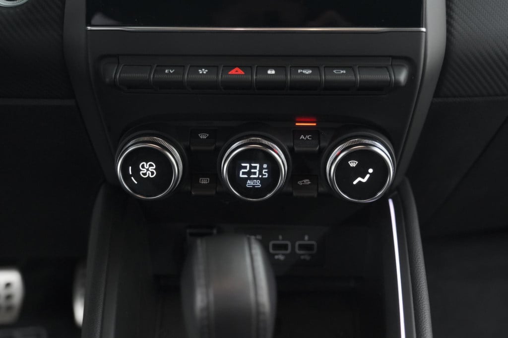 Renault Clio 1.6 e-tech hybrid 140 r.s. line | 360 camera | apple carplay |