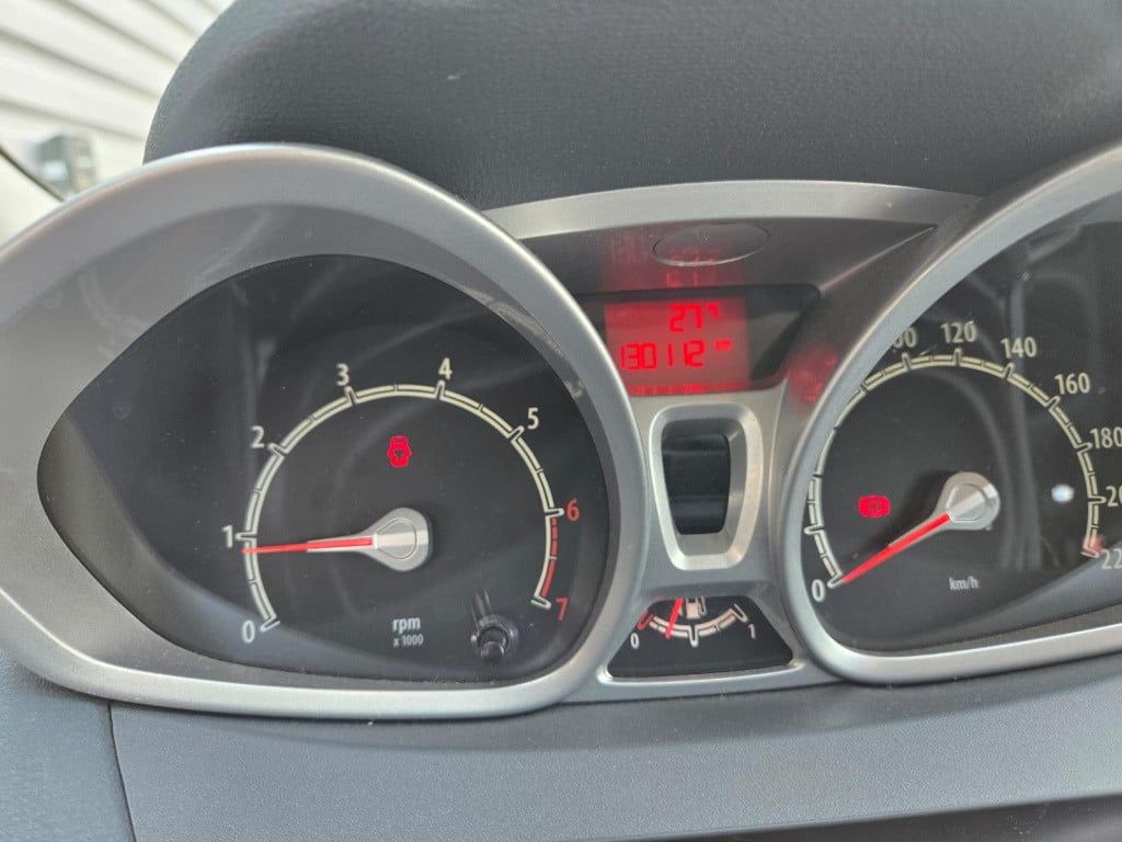 Ford Fiesta 1.25 44kw 3dr, cruise control