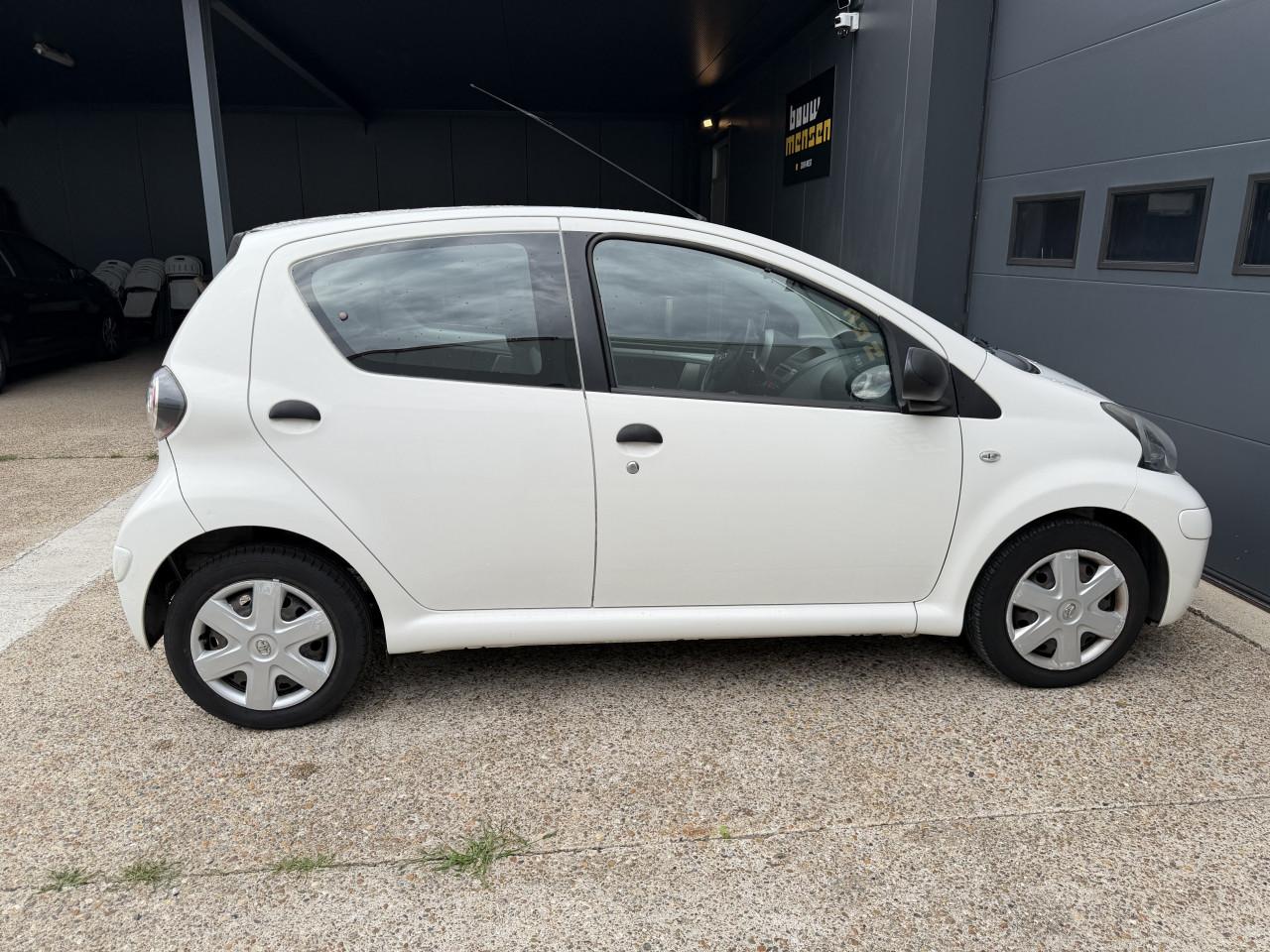 Toyota Aygo 1.0 12V Vvt-i 5DRS 2011 Wit Airco Apk Nap Navi