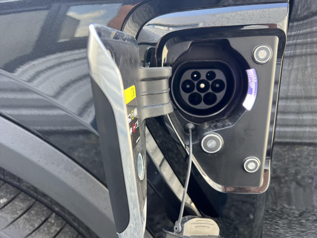 Lynk & Co 01 1.5 261pk plug in hybrid , stuurverwarming , panodak , adaptiv