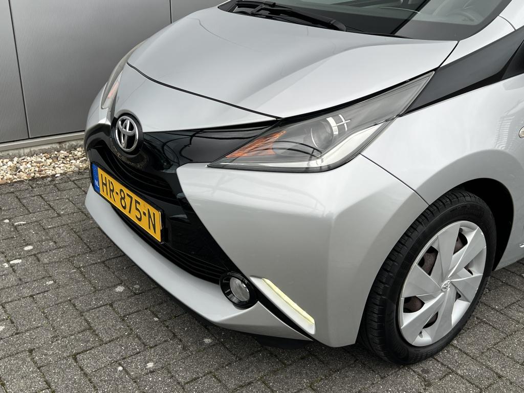 Toyota Aygo 1.0 vvt-i x-play airco | parkeercamera