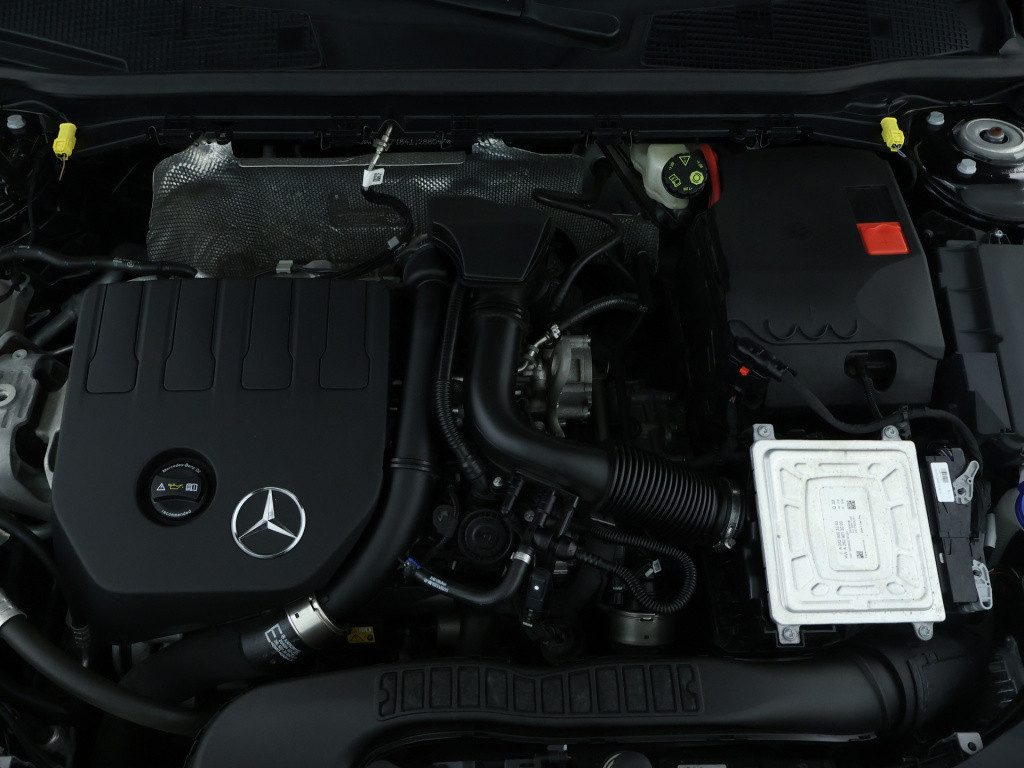 Mercedes-Benz A-Klasse 180 business solution | trekhaak | cruise control | 
