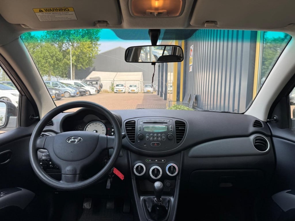 Hyundai I 10 1.1 active orange b.