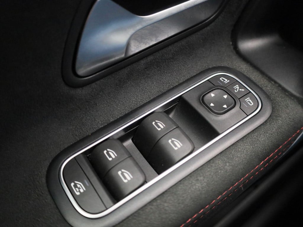Mercedes-Benz A-Klasse 180 business solution amg | automaat | half leder | 